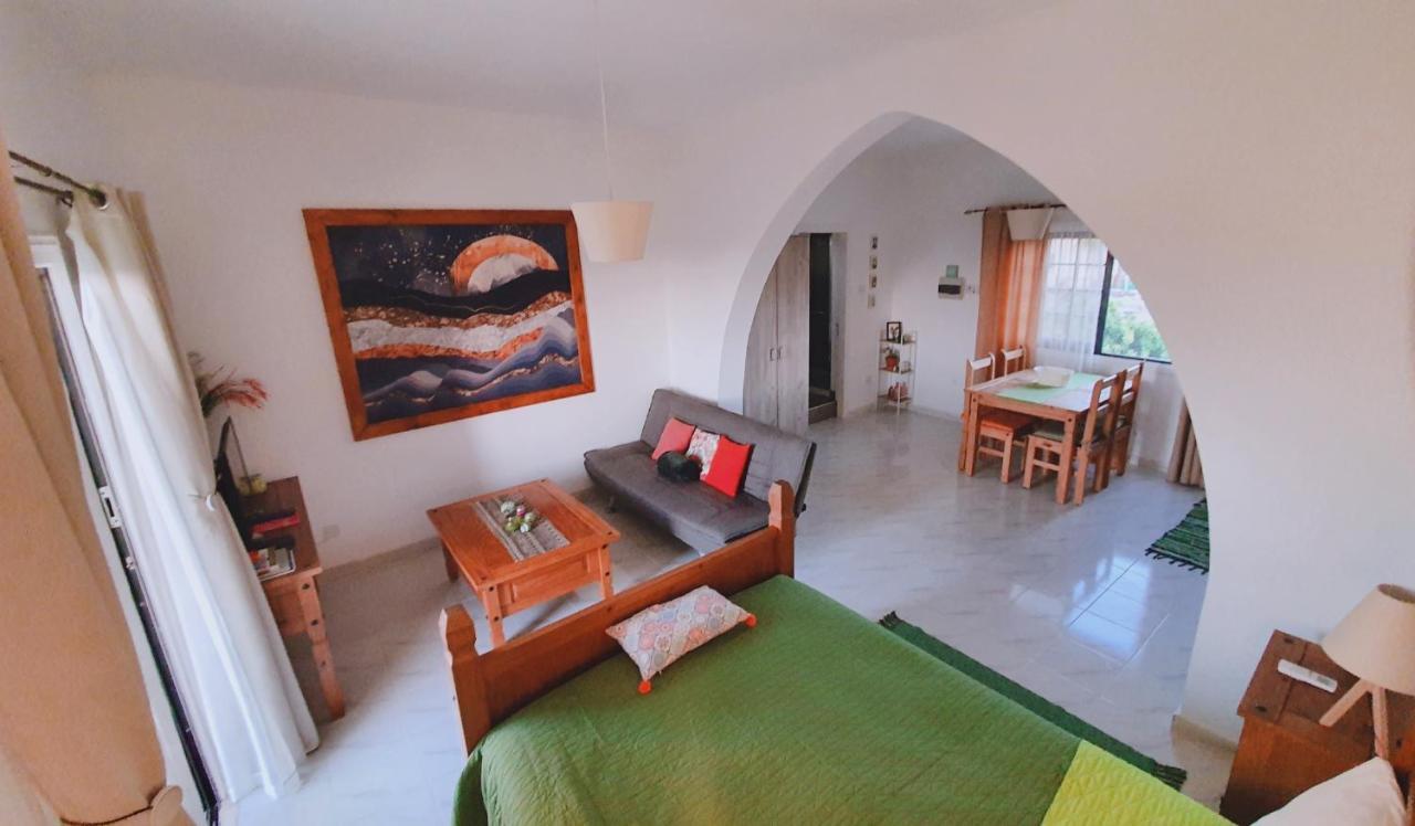 Tina'S Cozy Studio Polis Bagian luar foto